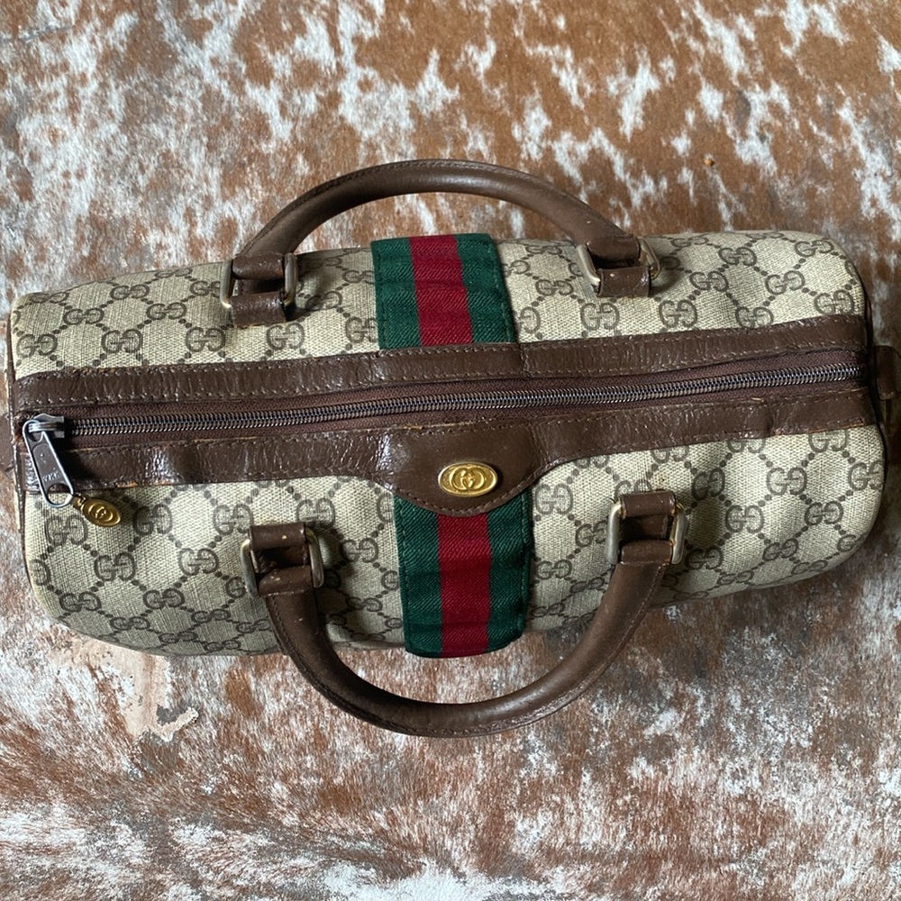 Authentic Gucci Boston Handbag with Cherryline - Picture 6 of 16